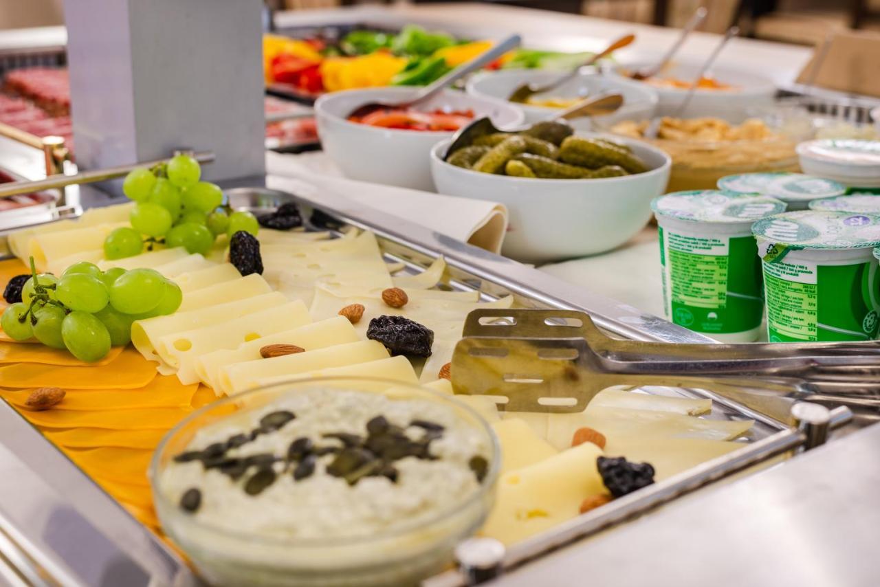 Hotel Dvorec 톨민 외부 사진