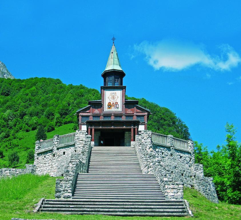 Hotel Dvorec 톨민 외부 사진