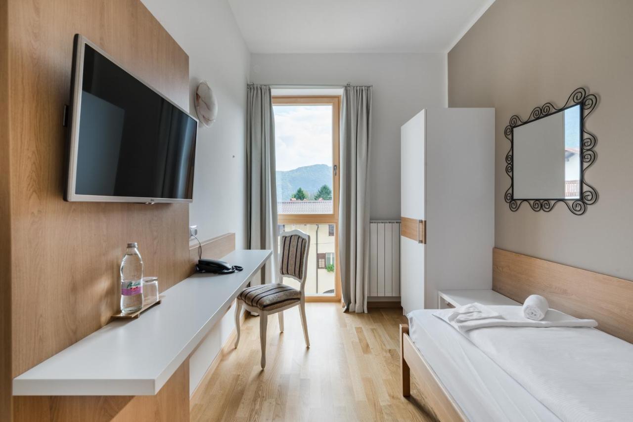 Hotel Dvorec 톨민 외부 사진
